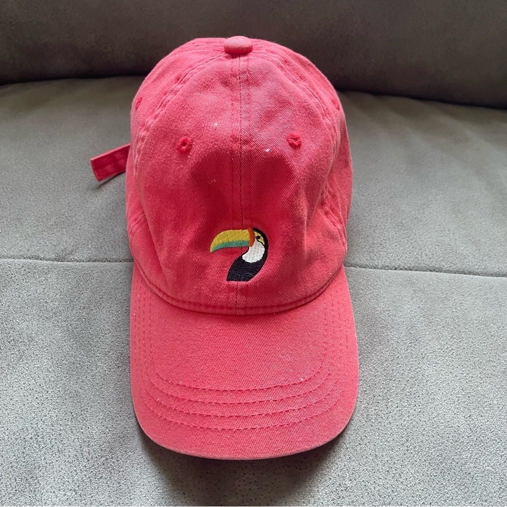 6/$20 ⭐️ Old Navy Embroidered Toucan Red Baseball Cap